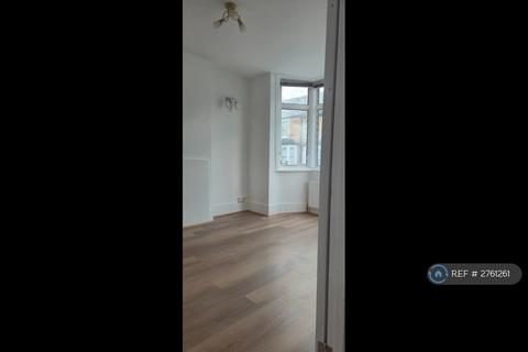 3 bedroom terraced house to rent, Kings Road, Caversham, Reading, RG4