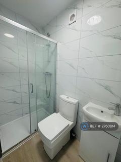 1 bedroom in a house share to rent, Ellisson Road, London, DA15