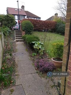 2 bedroom flat to rent, Balder Rise, London, SE12