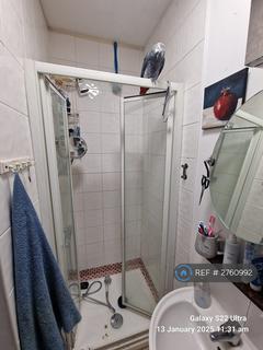 1 bedroom in a flat share to rent, Elgin Avenue, London, W9