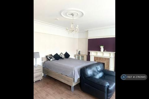 1 bedroom in a house share to rent, Wyndham Avenue, Margate, CT9