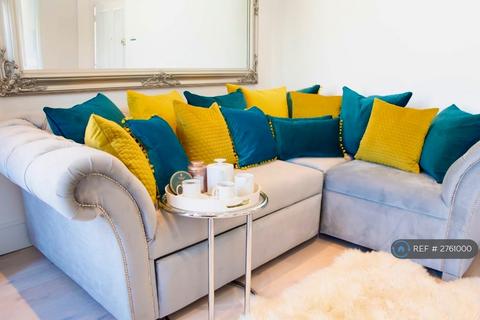 1 bedroom flat to rent, Leinster Square, London, W2