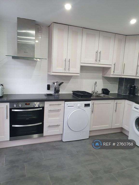 Ground Floor Shared Kitchen
