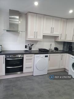 1 bedroom in a house share to rent, Larwood Place, Oldbrook, Milton Keynes, MK6