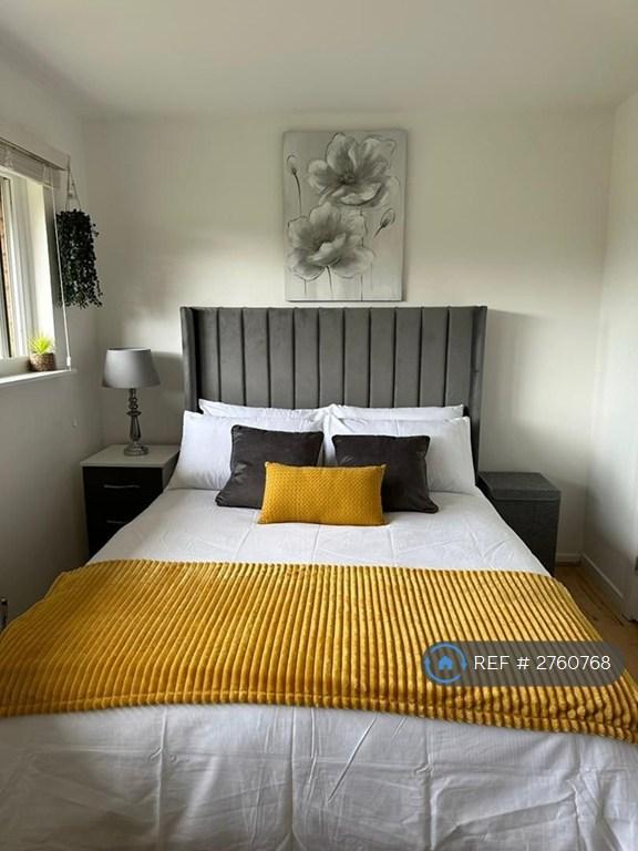Double Bed Size