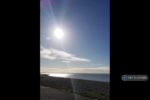 3 bedroom flat to rent, Hove Court, Lee-On-The-Solent, PO13