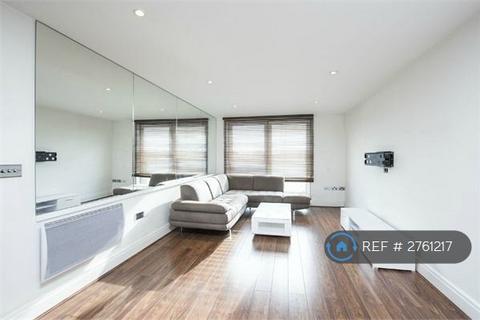2 bedroom flat to rent, Smugglers Way, London, SW18