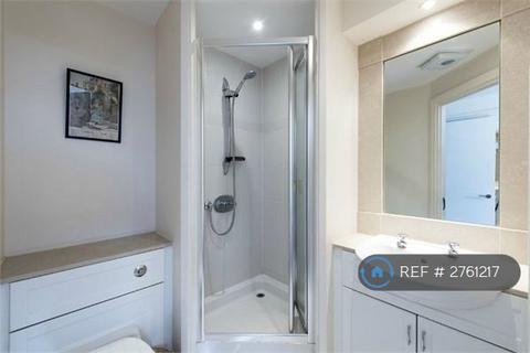 2 bedroom flat to rent, Smugglers Way, London, SW18