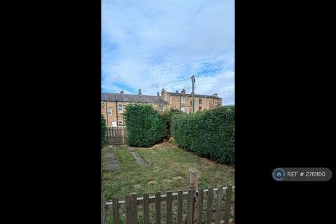 2 bedroom end of terrace house to rent, Town Crescent, Huddersfield, HD1