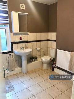 2 bedroom flat to rent, Victoria Avenue, Porthcawl, CF36
