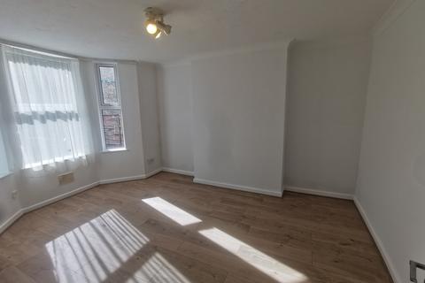 2 bedroom flat to rent, Milton Road, Luton, LU1