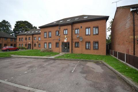2 bedroom apartment for sale, Cavalier Close, Luton, Bedfordshire, LU3