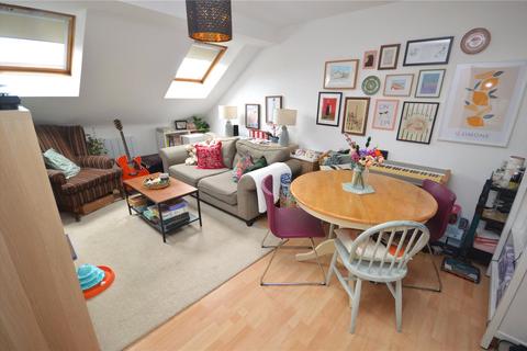2 bedroom apartment for sale, Cavalier Close, Luton, Bedfordshire, LU3