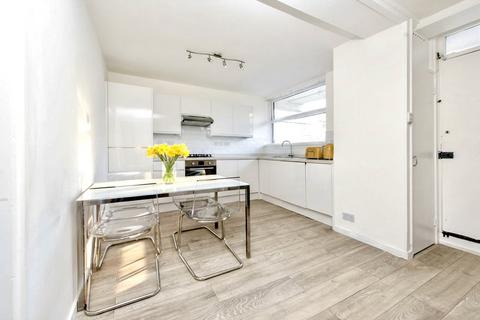 3 bedroom duplex for sale, Exford Court, Bolingbroke Walk, London