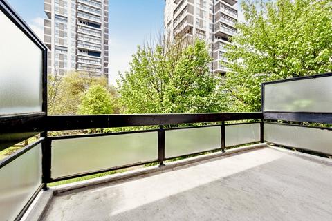 3 bedroom duplex for sale, Exford Court, Bolingbroke Walk, London