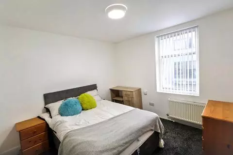 1 bedroom in a house share to rent – pohled 2