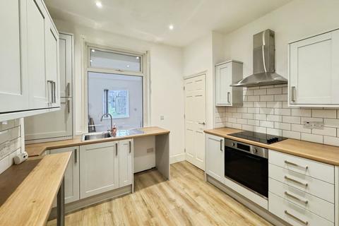 3 bedroom terraced house to rent, Acre Street, Lindley, Huddersfield, HD3