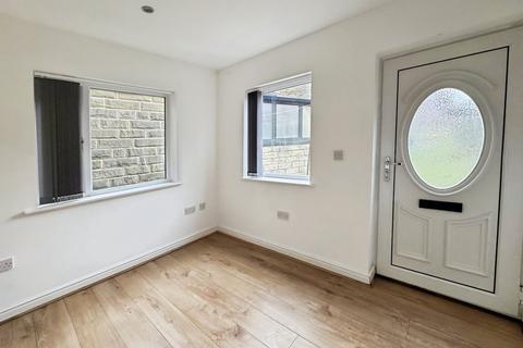 3 bedroom terraced house to rent, Acre Street, Lindley, Huddersfield, HD3
