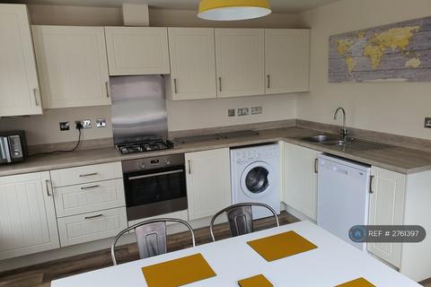 5 bedroom semi-detached house to rent, Brambling Avenue, Coventry, CV4