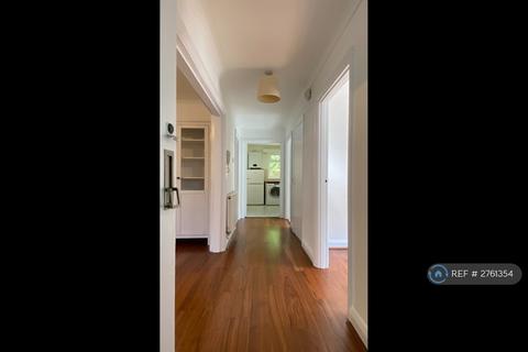 2 bedroom flat to rent, Kenmore Close, Richmond, TW9