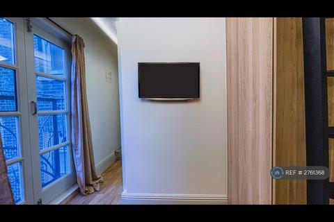 1 bedroom in a house share to rent, Fernhead Road, London, W9