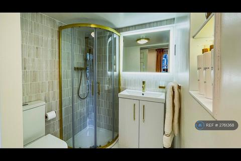 1 bedroom in a house share to rent, Fernhead Road, London, W9