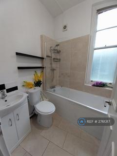 1 bedroom in a flat share to rent, London, London, SW15