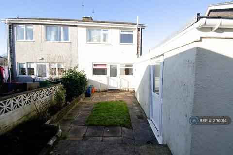 3 bedroom semi-detached house to rent, Garreglwyd Park, Holyhead, LL65