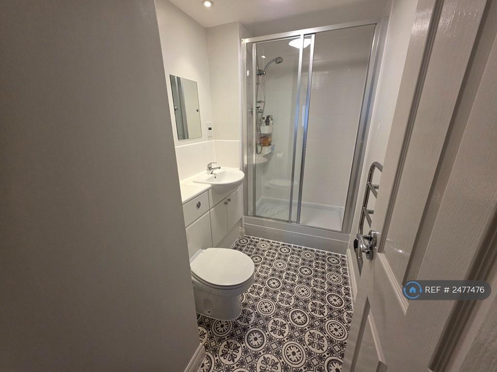 En-Suite Bathroom