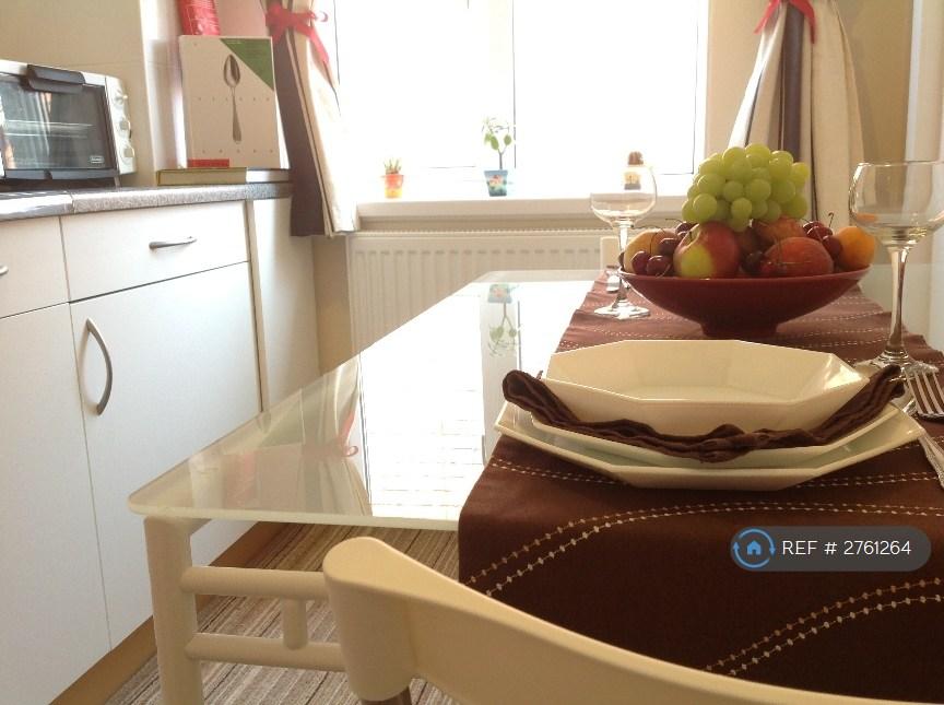 Kitchen/ Dining