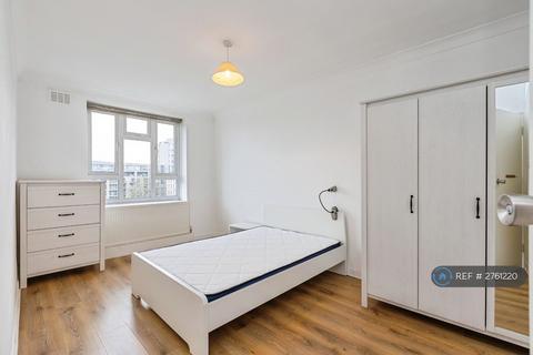 2 bedroom flat to rent, Buckingham House, London, N4