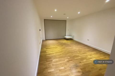 2 bedroom flat to rent, London, London, NW9