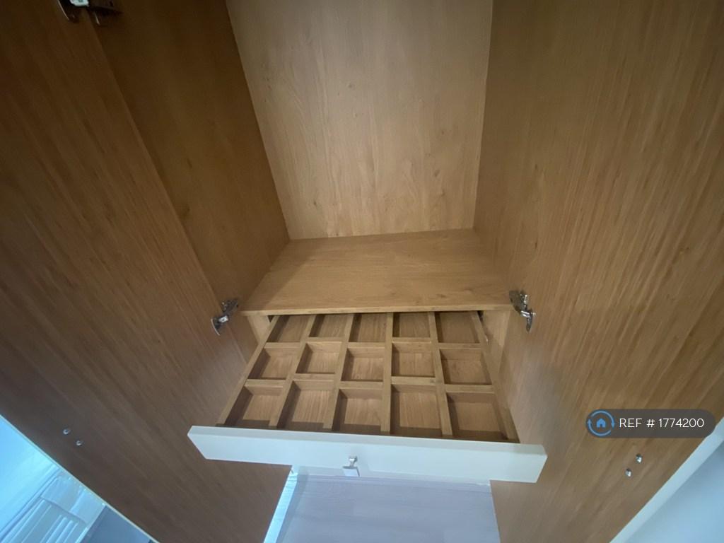 Bedroom 1, Storage 1 -a