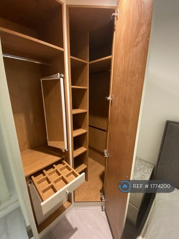 Bedroom 1, Storage 2 -a
