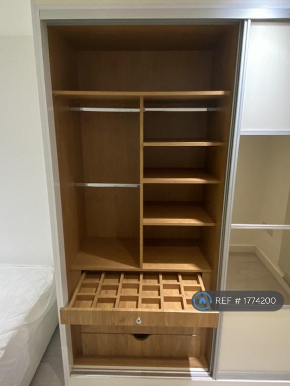 Bedroom 2, Storage 2 - b
