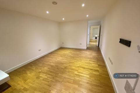 2 bedroom flat to rent, London, London, NW9