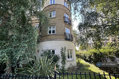 1 bedroom in a house share to rent, John Conway House, London, SW2