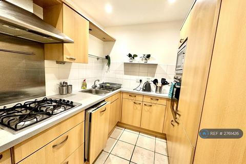 1 bedroom in a house share to rent, John Conway House, London, SW2