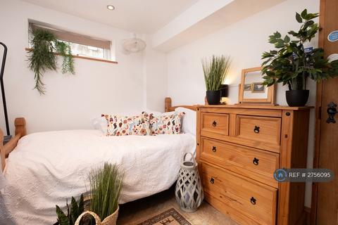 1 bedroom in a house share to rent, Croftside, Cockermouth, Cumbria Uk, CA13