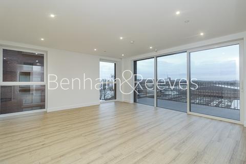3 bedroom apartment to rent, Quay Walk,  Wembley HA0