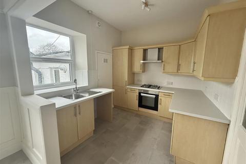 3 bedroom flat to rent, Fore Street, TORQUAY TQ1