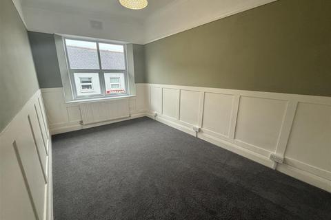 3 bedroom flat to rent, Fore Street, TORQUAY TQ1