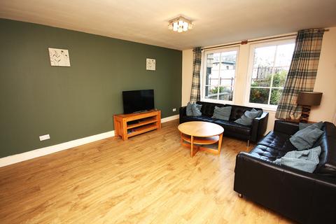3 bedroom flat to rent, Annandale Street, Bonnington, Edinburgh, EH7