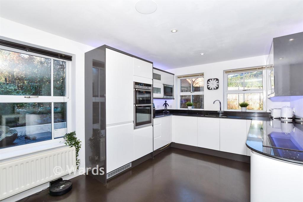Kitchen/Dining Area