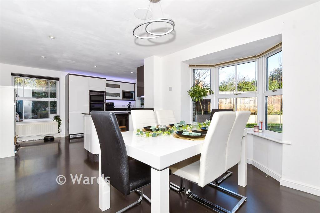 Kitchen/Dining Area