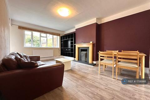 3 bedroom flat to rent, Off East End Road, London, N2