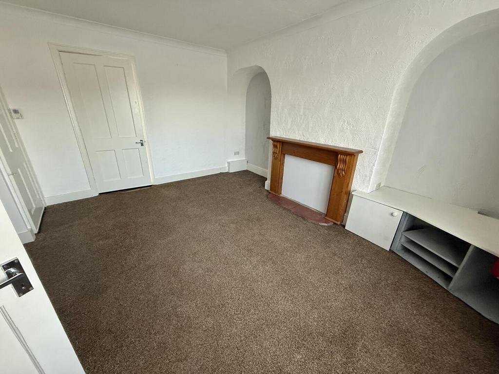 Fresh Move Salisbury Ave Torqay for Let Living Room