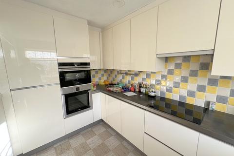 3 bedroom terraced house for sale, Knighton Park, Sea Road, Barton On Sea, New Milton, Hampshire. BH25 7PG