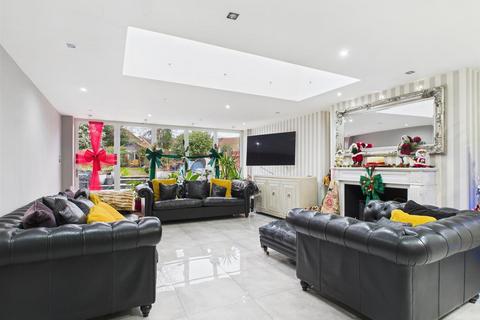 5 bedroom semi-detached house for sale, Stoneyfield Road, Coulsdon CR5