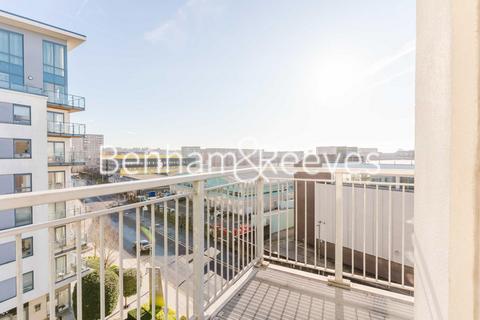 2 bedroom apartment to rent, Heritage Avenue,  Colindale NW9